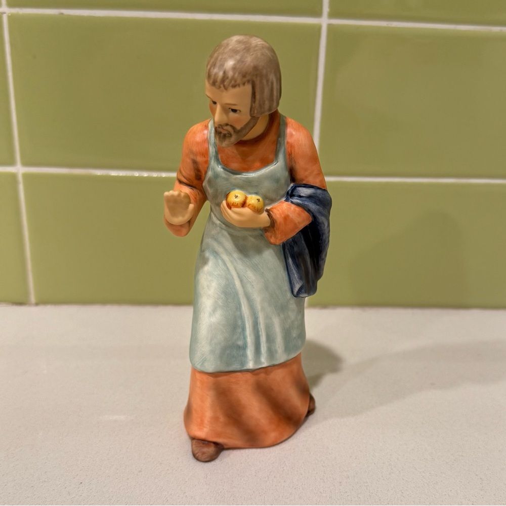 M.I. Hummel - Nativity - Joseph (Includes Box)